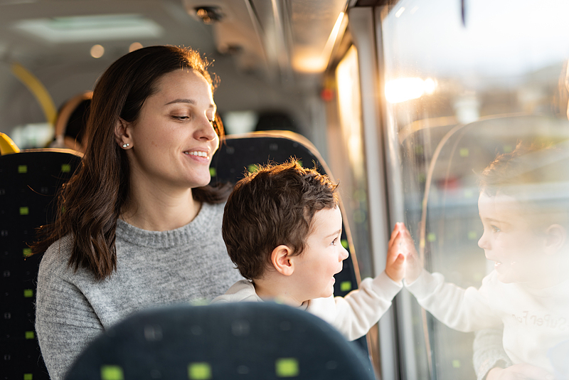 Viajes gratuitos y con descuento para niños en servicios de transporte público