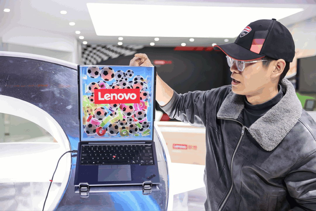 Pantallas versátiles-AWE2026.gif