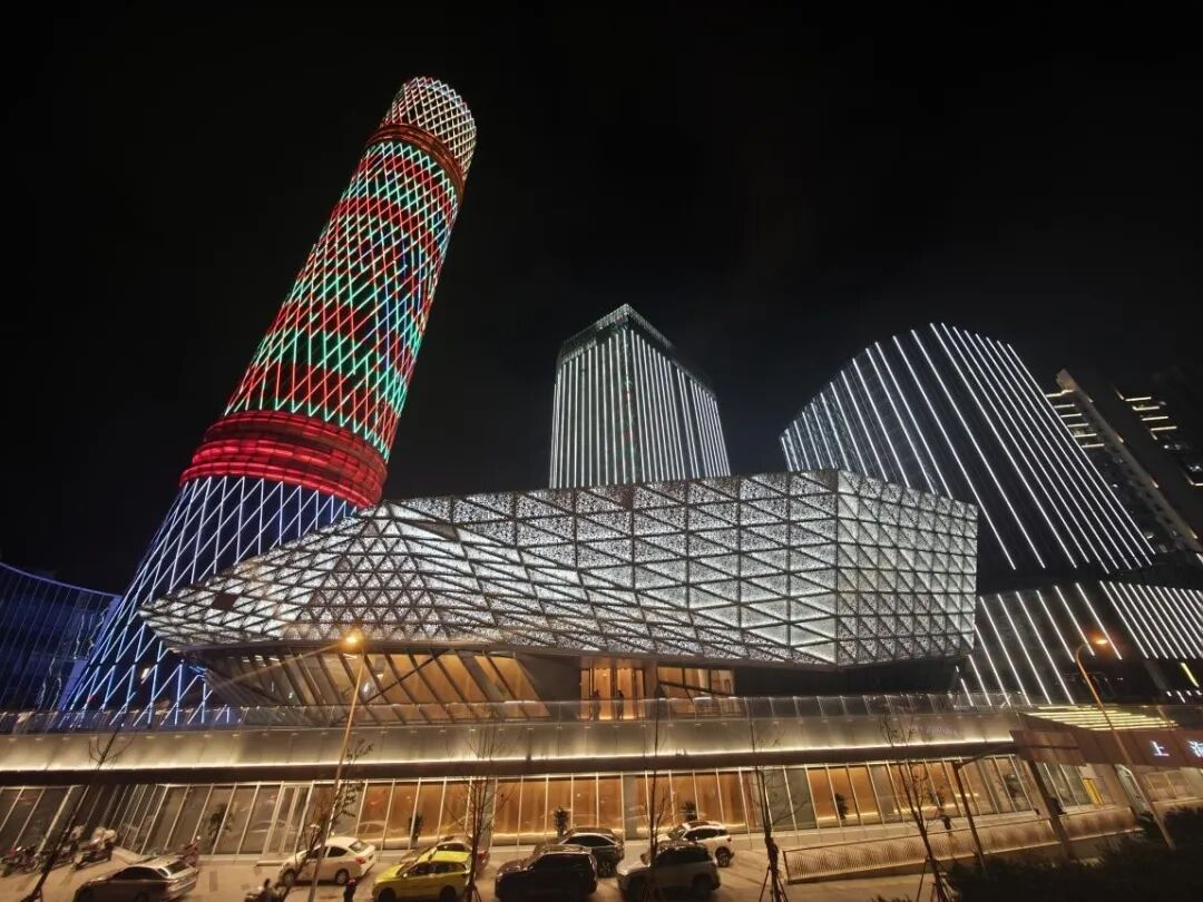 La Torre de Playa Larga por la noche..jpg