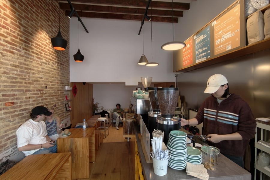 Más de 10.000 cafeterías en Shanghai: un ecosistema de consumo diverso y de alta calidad